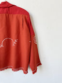 Kirsten-Shirt – Rote Fransen