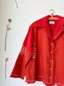 Kirsten-Shirt – Rote Fransen